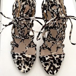 Faith Heel with bow tie detail